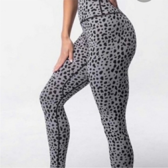 Balance Athletica Ascend Pant Snow Leopard - Picture 5 of 12